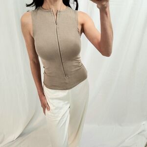 Rare joag brown Sleeveless Beige Zip-Up Top Crewnak ribbed knit trending sexy